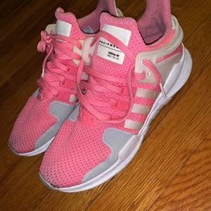Women’s pink Adidas 💕